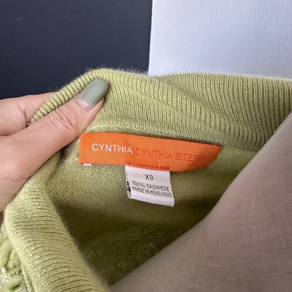 Cynthia Steffe Cashmere Pistachio Green Pearl Button Sweater Peter Pan Preppy - Picture 8 of 8